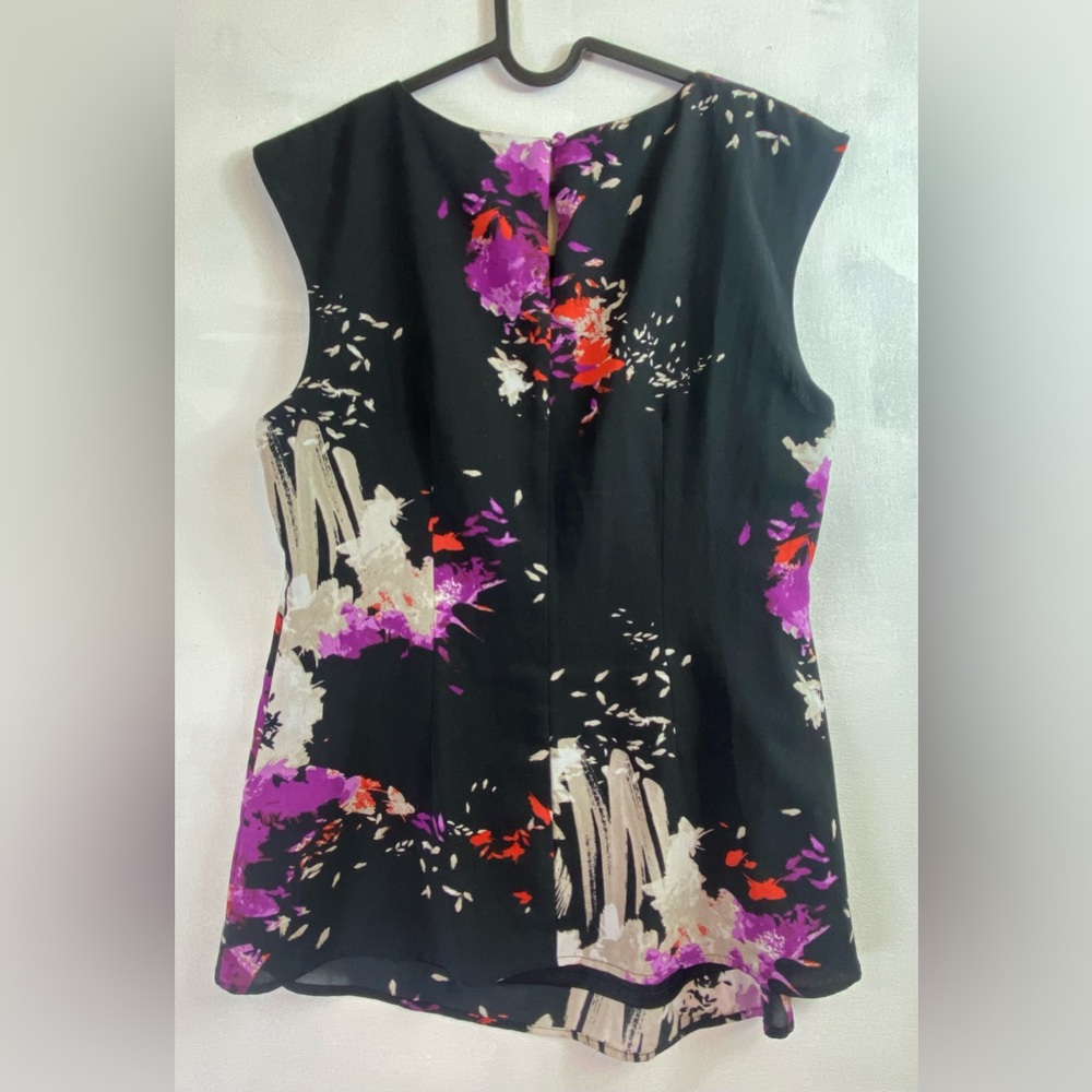 Le Chateau pleated-front blouse (M) - Picture 2 of 4